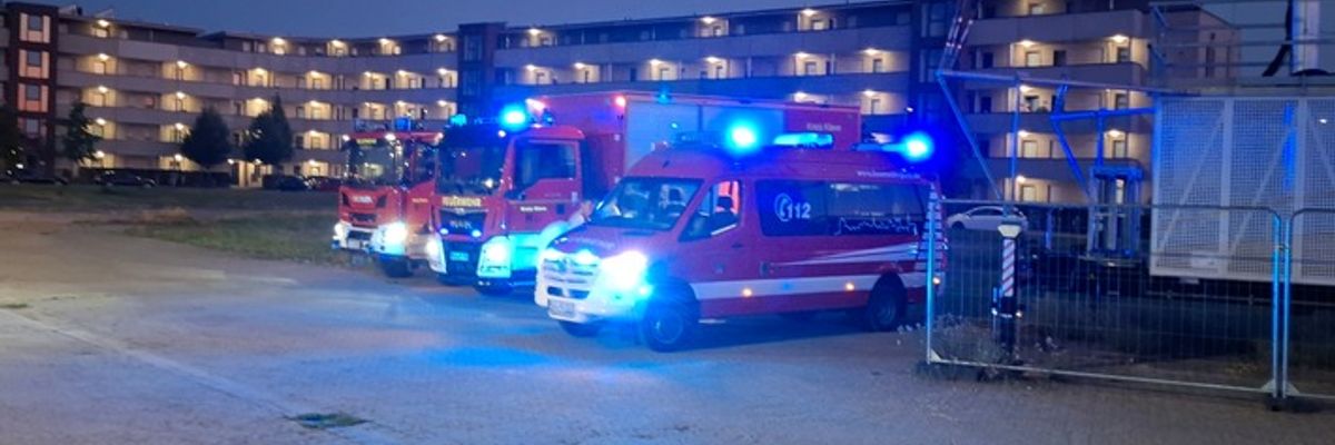 FW-KLE: Ammoniakaustritt in Industriebetrieb