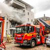 FW Dresden: Brand mit Verpuffung auf der Bramschstraße - neun Verletzte