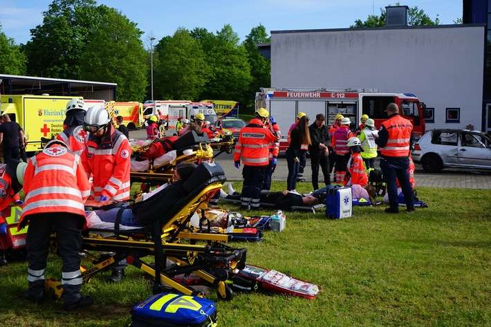 LfBK RLP: Landesübungstag 2025 - Über 5000 Einsatzkräfte üben landesweit den Brand- und Katastrophenschutz