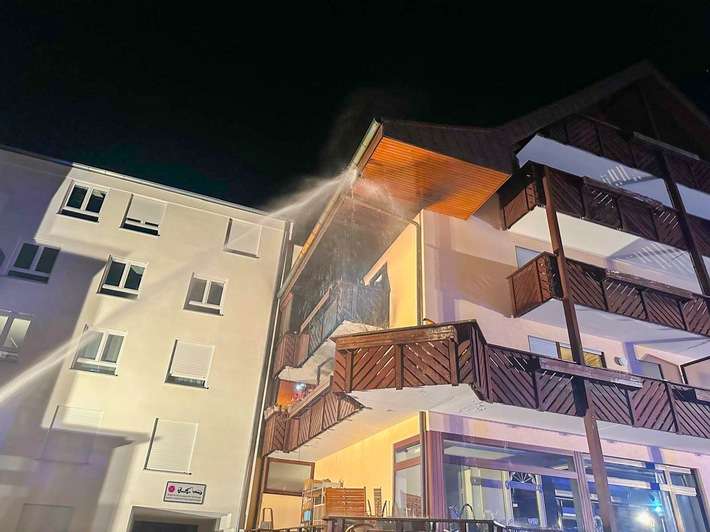 KFV-CW: Brand in Mehrfamilienhaus in Bad Herrenalb - Schnelles Eingreifen verhindert größeren Schaden