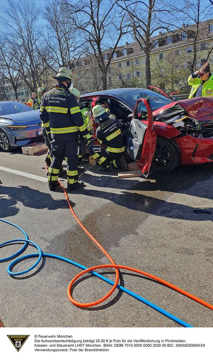 FW-M: Vollsperrung nach Verkehrsunfall (BAB 95 Fürstenried)