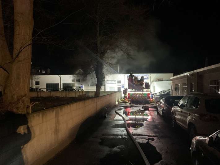 FW-DO: Brand in einer Kfz-Werkstatt in Mitte Nord