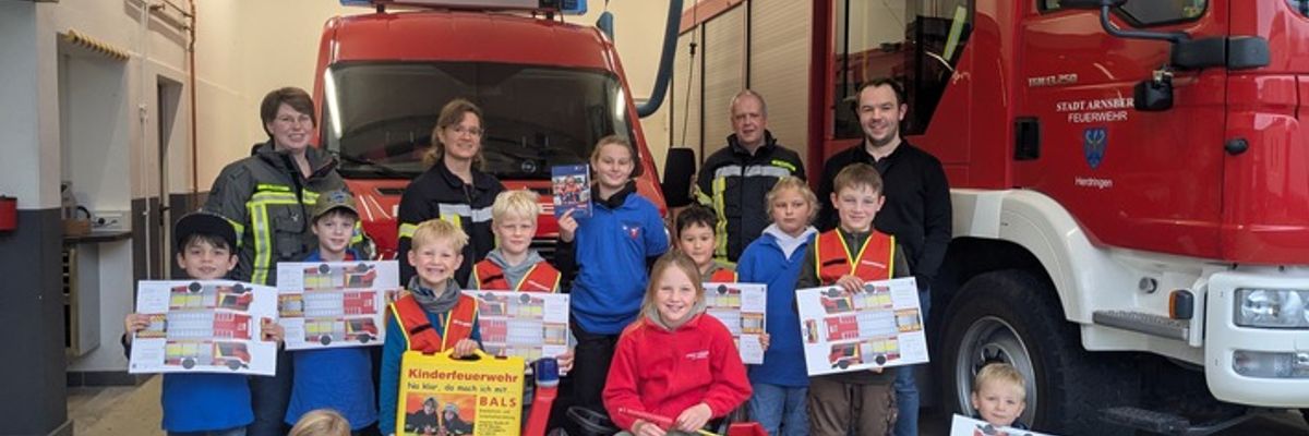 FW-AR: Spenden für den Feuerwehr-Nachwuchs in Herdringen und Oeventrop
