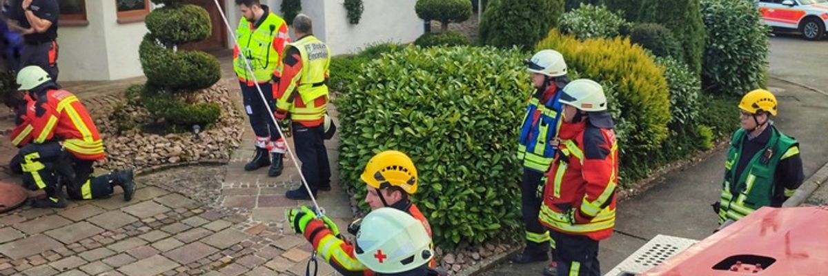 FW Stockach: Person aus Abwasserschacht gerettet