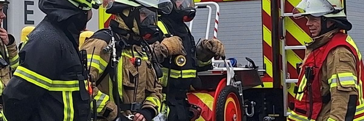 FW Alfter: Jahresübung der Freiwilligen Feuerwehr Alfter - Zwei simulierte Brandeinsätze in Sonderbauten im Gemeindegebiet Alfter