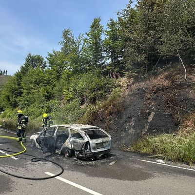 FW Finnentrop: PKW-Brand in Rönkhausen