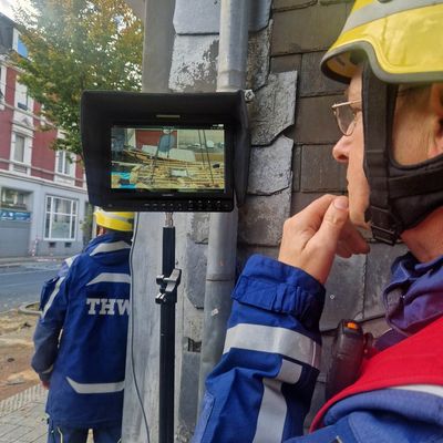 FW-EN: Feuerwehr, THW und Hilfsorganisationen weiter an der Hagener Straße intensiv im Einsatz