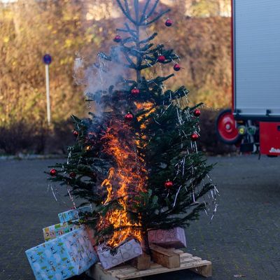 FW-LFVSH: Feuerwehr gibt Tipps für eine sichere Winter- und Weihnachtssaison
