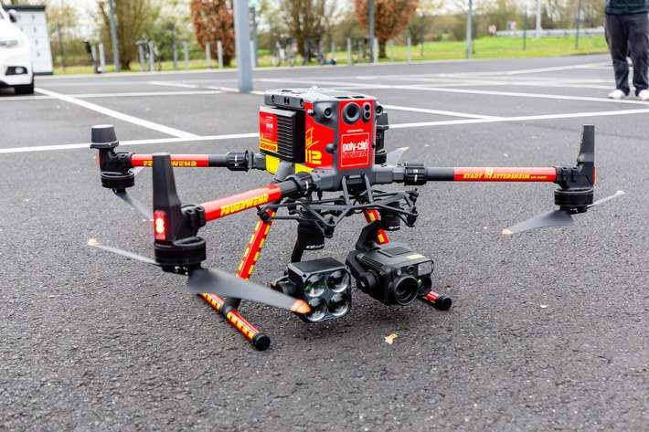 Feuerwehr MTK: Hattersheimer Innovationsführer "Poly-clip System" sponsert leistungsstarke Feuerwehr-Drohne