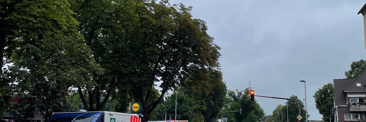 FW Dinslaken: Verkehrsunfall mit mehreren Verletzten