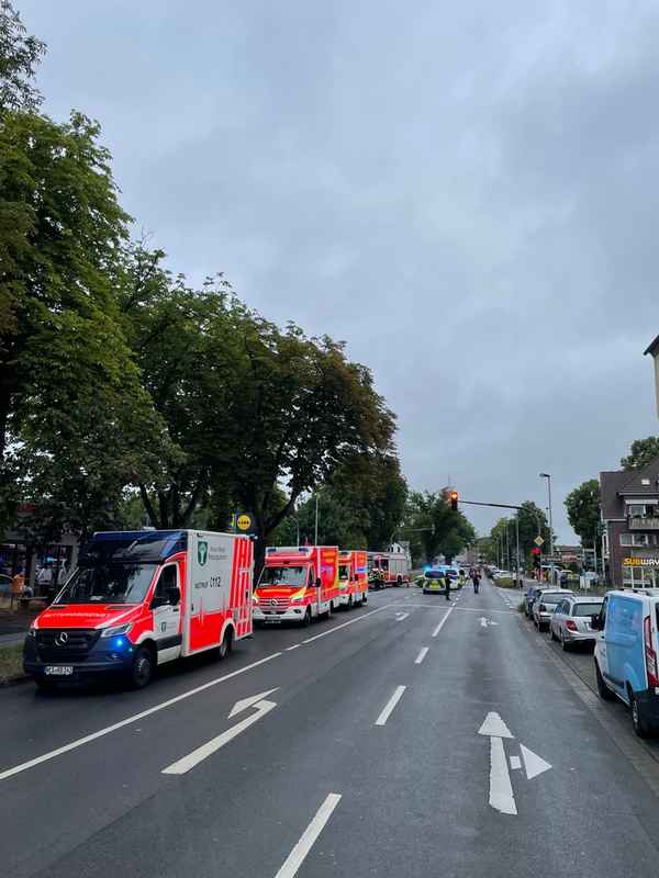 FW Dinslaken: Verkehrsunfall mit mehreren Verletzten