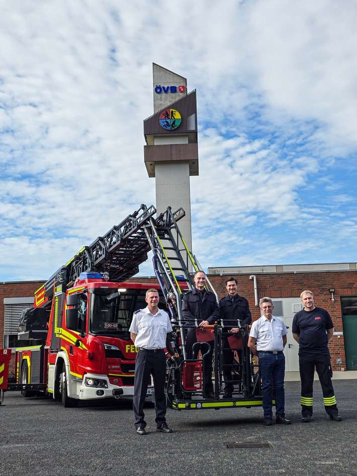 FW Bremerhaven: Zwei Brandmeister bei der Feuerwehr Bremerhaven ernannt und vereidigt