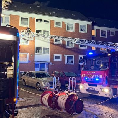FW-AUR: Räumlichkeiten nach Küchenbrand unbewohnbar