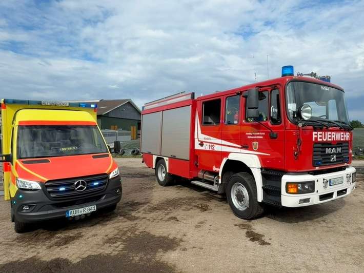 FW-AUR: Personenrettung nach Unfall auf Hof