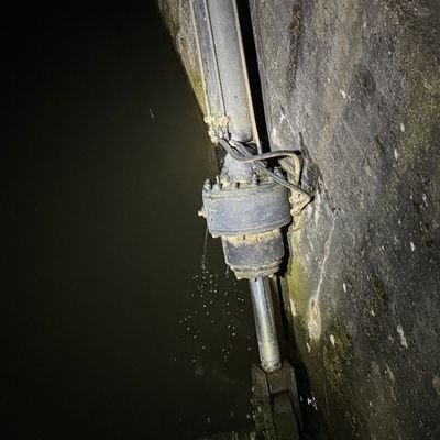FW Flotwedel: Ölfilm auf der Aller - Leckgeschlagener Hydraulikzylinder sorgt für Feuerwehreinsatz