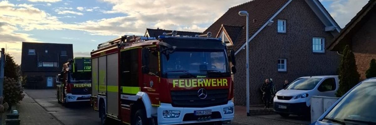 FW Bocholt: Gasflasche explodiert in Biemenhorst - Ofenteile fliegen bis zu 10 Meter weit