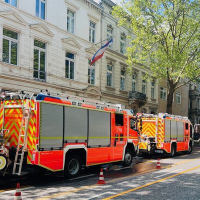 FW-BN: Rauchentwicklung auf Parkdeck des Stadthauses - Wasserschaden in der Gronau.