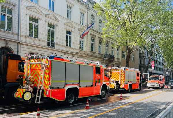 FW-BN: Rauchentwicklung auf Parkdeck des Stadthauses - Wasserschaden in der Gronau.