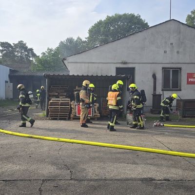 Feuerwehr MTK: Ausbildung unter Realbedingungen: Intensives Übungswochenende auf Europas größtem Übungszentrum