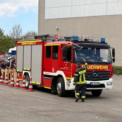 FW LK Esslingen: Geschicklichkeitsfahren der Feuerwehren im Landkreis Esslingen erfolgreich in Aichtal durchgeführt.