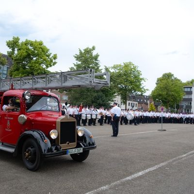 FW-KLE: Stadtfeuerwehrfest / 125 Jahre Löschzug Kleve und Musikzug
