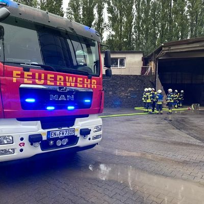 FW-EN: Großbrand in Gewerbebetrieb am Morgen verhindert