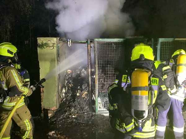 FW-OB: Brand auf der Duisburger Straße beschäftigt Feuerwehr
