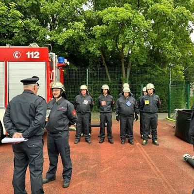 FW-EN: Leistungsnachweis der Feuerwehren im Ennepe-Ruhr-Kreis erfolgreich absolviert - 15 Gruppen haben bestanden