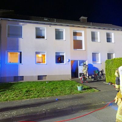 FW Paderborn: Gemeldeter Zimmerbrand in der Gneisenaustraße