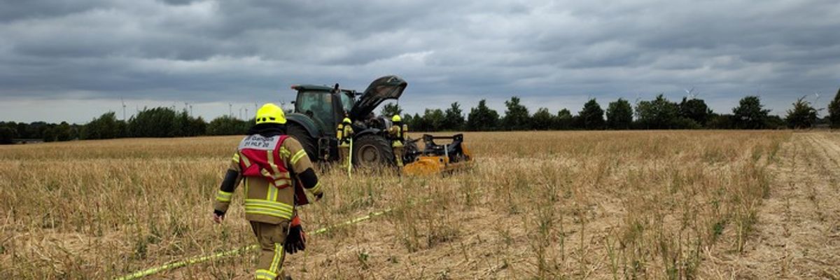 FW Gangelt: Brand einer landwirtschaftlichen Maschine