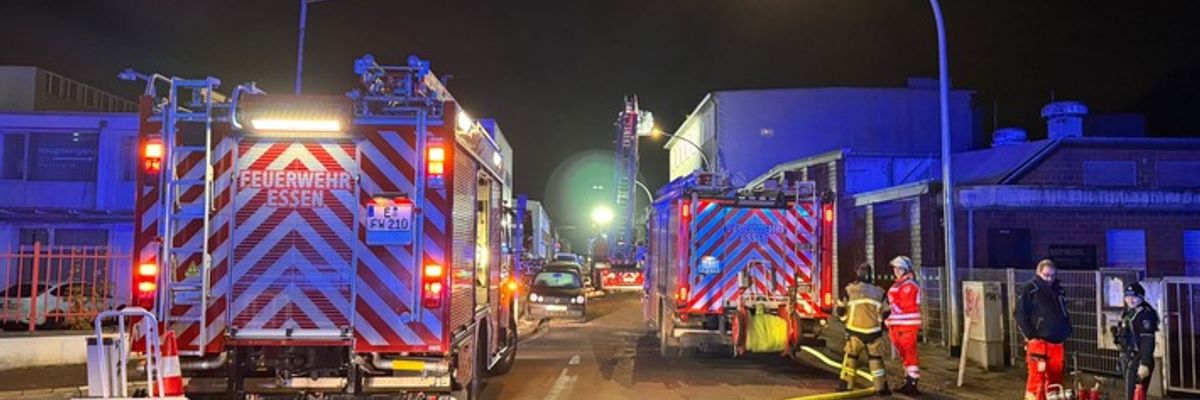 FW-E: Feuer in leerstehendem Gebäude an der Maxstraße - Brandgeruch sorgt für weiteren Einsatz