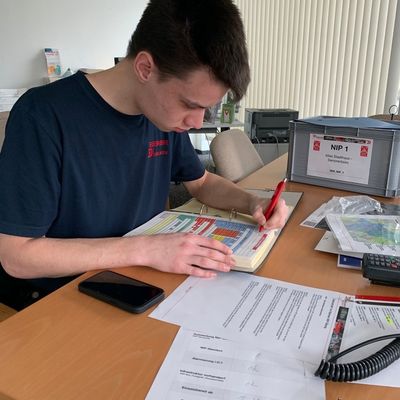 FW Dinslaken: Test der Notfallinformationspunkte in Dinslaken liefert wichtige Erkenntnisse