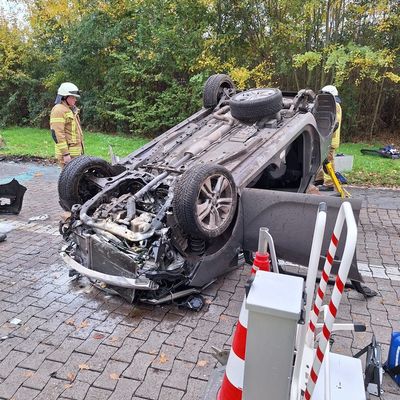 FW-Greven: Verkehrsunfall auf BAB 1 mit zwei schwer verletzten Personen.