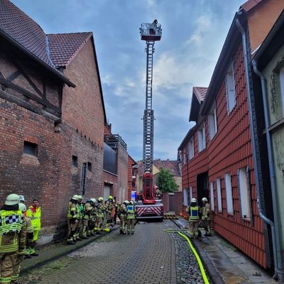 FW Helmstedt: Wohnungsbrand im Fechtboden