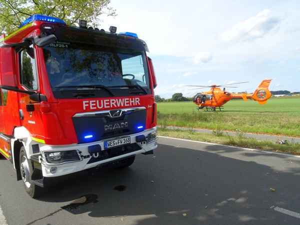 FW Sonsbeck: Gemeldeter PKW-Brand nach Verkehrsunfall