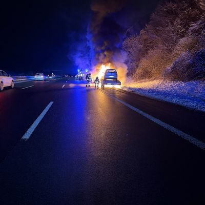 FW-RS: Brand eine Autotransporters auf der A 1