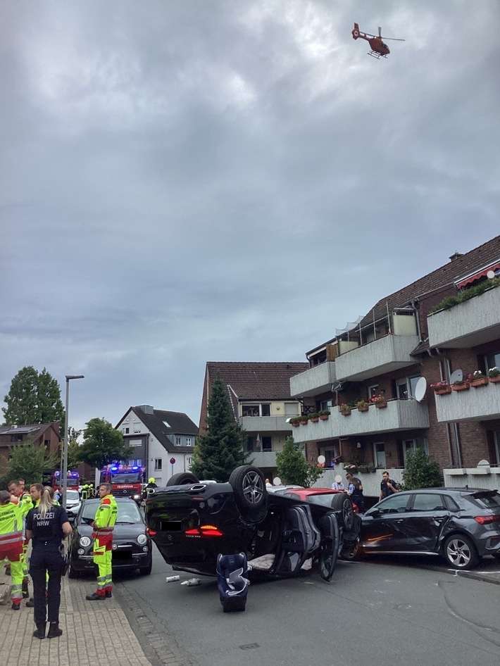 FW-OB: Pkw-Unfall mit drei leicht verletzten Personen