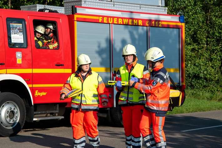 FW-RD: Realitätsnahe Großübung fordert Feuerwehr und Rettungsdienst in Tappendorf