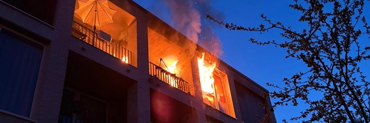 FW-E: Ausgedehnter Wohnungsbrand in Senioreneinrichtung in Essen-Kettwig - mehrere Wohnungen vorübergehend unbewohnbar