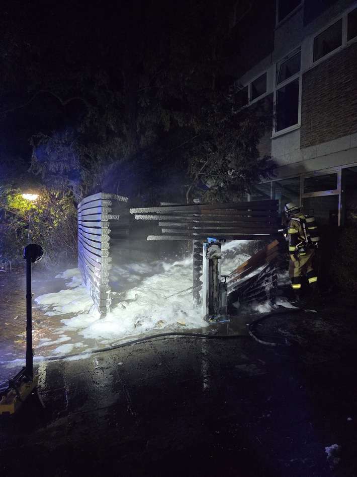 FW-NE: Containerbrand an der Eichendorffstraße | Feuer am Nelly-Sachs-Gymnasium