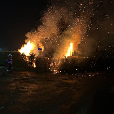FW LK Neunkirchen: Arbeitsreiche Silvesternacht für die Feuerwehren im Landkreis Neunkirchen
