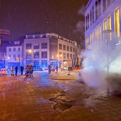 FW-DT: Brennender Pkw in der Innenstadt