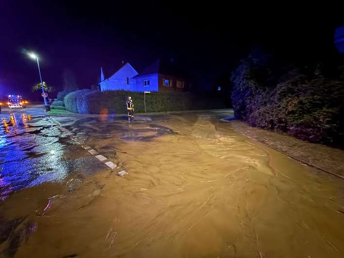 FW-Schermbeck: Erneuter nächtlicher Rohrbruch