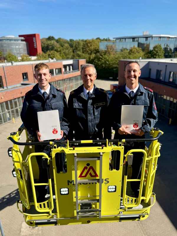 FW Ratingen: Zwei neue Brandmeister für die Feuerwehr Ratingen
