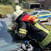 FW-AUR: Kleinkind aus Fahrzeug befreit
