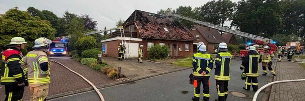 FW-ROW: Dachstuhlbrand in Bevern