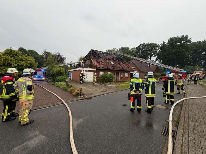 FW-ROW: Dachstuhlbrand in Bevern
