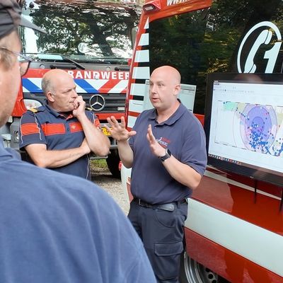 FW Kranenburg: Grenzen überwinden, bevor der Ernstfall eintritt Feuerwehren aus Deutschland und den Niederlanden vertiefen Zusammenarbeit bei Vegetationsbrandbekämpfung