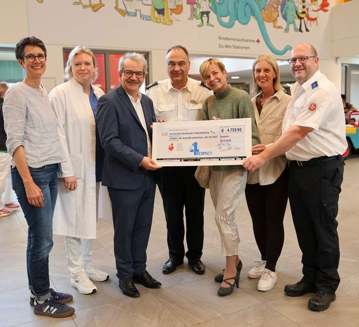 FW Hannover: Spendenübergabe des Run4Respect 2026