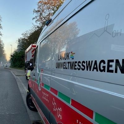 FW-MH: FW-MH: Folgemeldung zum Großbrand an der Ruhrorter Straße - Nachlöscharbeiten dauern bis in die Nacht an